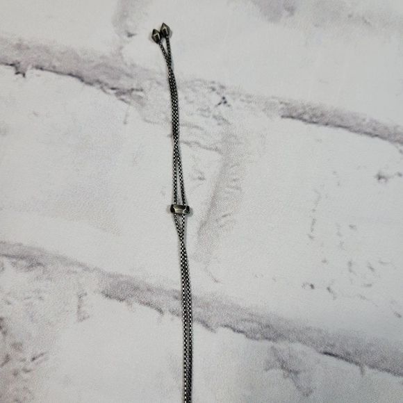 KENDRA SCOTT Olivia Long Drop Crystal Silver Pendent Necklace NWT - Picture 3 of 3